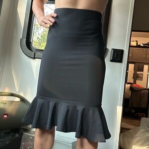Stunning tight black skirt